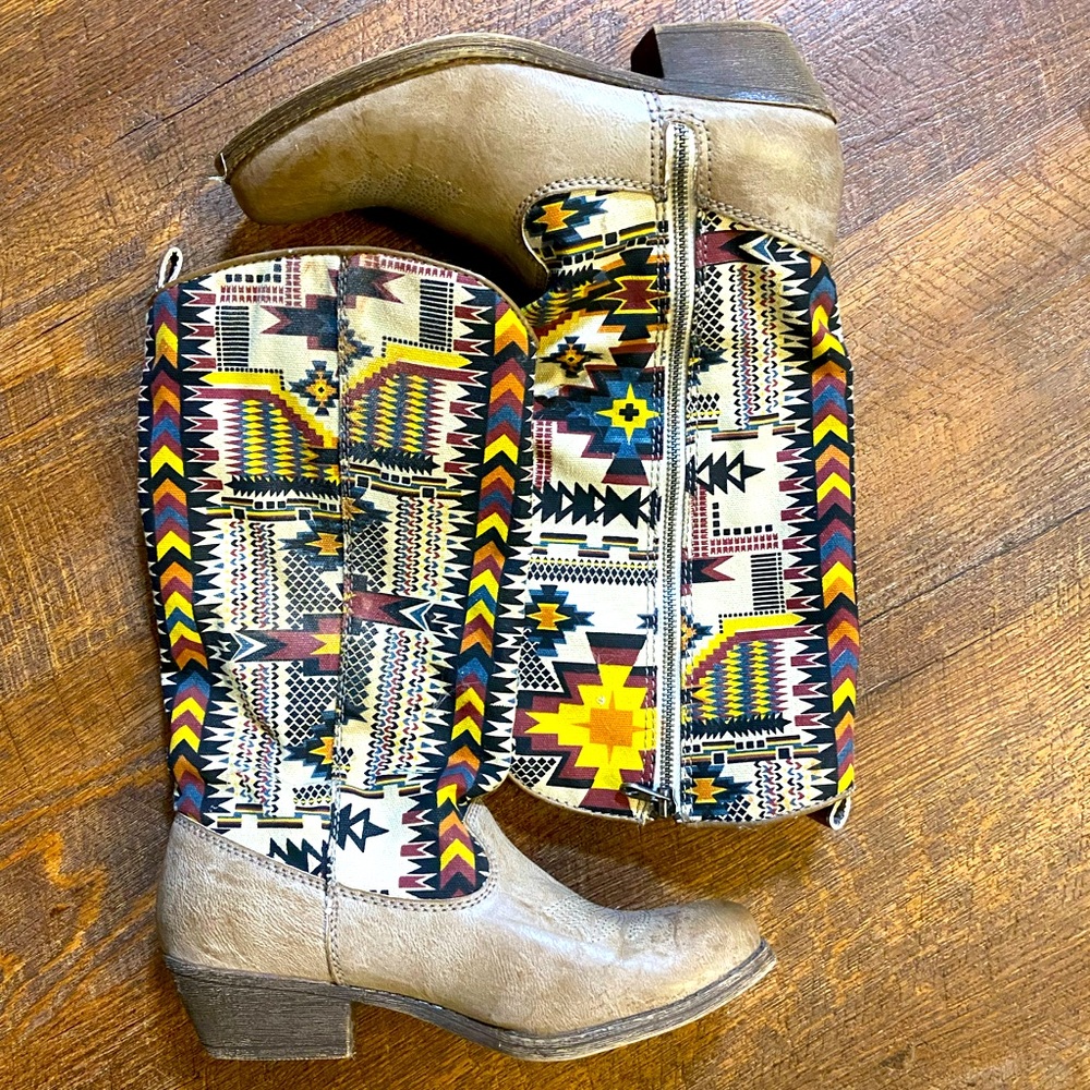 Big Buddha Cowgirl Boots 7.5 Aztec print boots